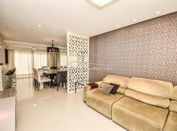 Casa · 211m² · 4 Quartos · 3 Vagas · Casa em condomínio fechado com 3 suítes para locação.