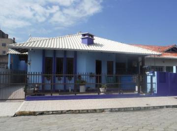 Casa de 3 quartos, Itapema · Casa 3 quartos com ar para 14 pessoas - Meia Praia