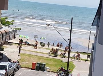 Apartamento de 3 quartos, Itapema · Apartamento de 3 quartos com ar vista lateral para praia - Meia Praia