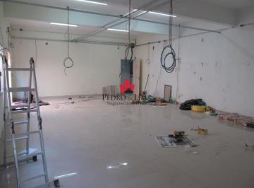 Comercial · 280m² · 2 Vagas · Prédio comercial com 280 m², na Penha.