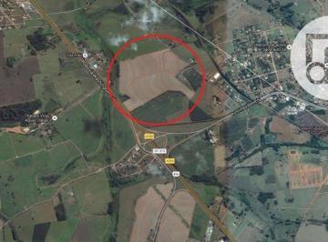 b05c8fdd654385cff5a992e47c340331aa1d2a92 · Área residencial à venda, Bortoluzzo, Cedral.