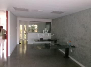 Casa · 300m² · 3 Quartos · 8 Vagas · Sobrado com 3 dormitórios sendo 1 suíte e 8 vagas, na Penha.