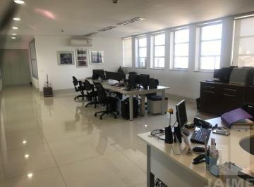 Comercial · 170m² · 1 Vaga · Conjunto Comercial com 170 m2 e 1 vaga, mobiliado, ótima oportunidade.