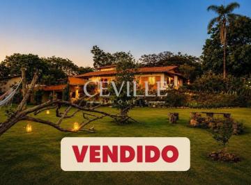 Casa · 310m² · 3 Quartos · 10 Vagas · Casa história c/ fundo para lagoa | veja vídeo