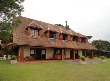 Casa · 840m² · 7 Quartos · Lindíssima Casa Assobradada para Venda no bairro Descansopolis, Campos Jordão 7 dorms,sendo  6 suíte