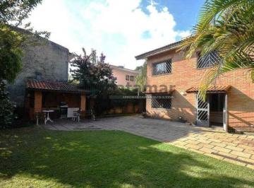 Casa · 286m² · 3 Quartos · 5 Vagas · Sobrado à venda próximo o metrô
