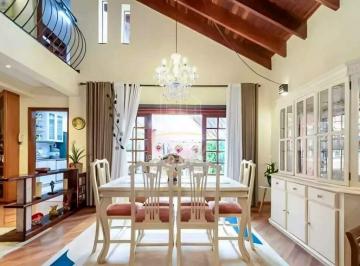 Casa · 237m² · 3 Quartos · 4 Vagas · Sobrado à venda 4 quartos, 2 suítes, 4 vagas - Jardim do Mar - São Bernardo do Campo - SP