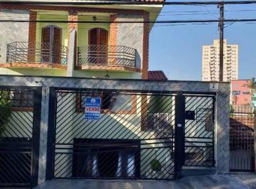 7f7bbf104541e5e4e51b3fbeec844210.jpg · Sobrado de 320m² com 3 quartos