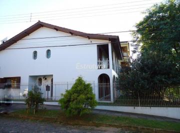 Casa · 345m² · 4 Quartos · 3 Vagas · Casa ampla, de 4 dormitórios, 1 suíte, 4 banheiros