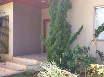 53ac3127afe2b6986d70b5e3cdb7220a04fcf32d · Casa com 3 SUÍTES à venda de 810 m² na Vila Santista em Atibaia/SP - CA2705