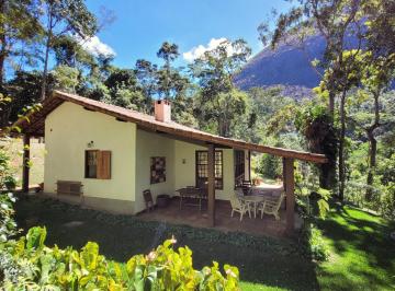 Casa de 5 quartos, Petrópolis · VENDA | ITAIPAVA: Casa encantadora com 3 qts, excelente terreno, em condomínio 