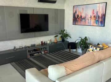 Apartamento de 2 quartos, Itapema · Apartamento mobíliado a venda na quadra do Mar no Centro de Itapema