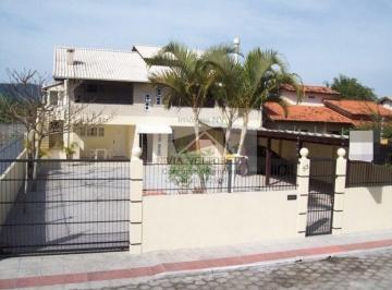 Comercial · 300m² · 10 Quartos · 10 Vagas · Pousada para Venda em Cachoeira do Bom Jesus Florianópolis-SC