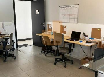 Comercial · 37m² · 1 Vaga · Conjunto Comercial vão livre, banheiro, copa e 1 vaga.