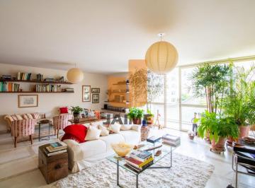 Apartamento · 258m² · 3 Quartos · 2 Vagas · Apartamento em rua tranquila arborizada localização com acesso fácil ao Shopping Higinienópolis.