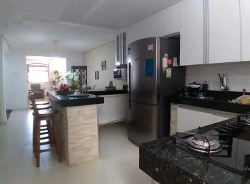 Casa de 6 quartos, Belo Horizonte · Casa à venda, 6 quartos, 1 suíte, 2 vagas, Nova Floresta - Belo Horizonte/MG