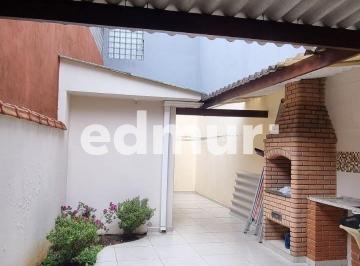 Casa · 205m² · 3 Quartos · Casa à venda - no Jardim Santo Antônio