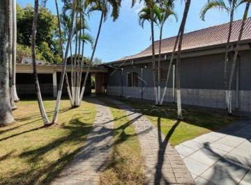 Casa · 347m² · 4 Quartos · CASA TÉRREA COM 4 DORMITÓRIOS, SENDO 1 SUÍTE