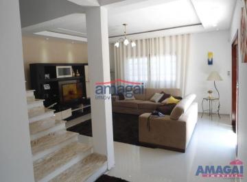 Casa · 140m² · 3 Quartos · 4 Vagas · Sobrado à venda em Jacareí