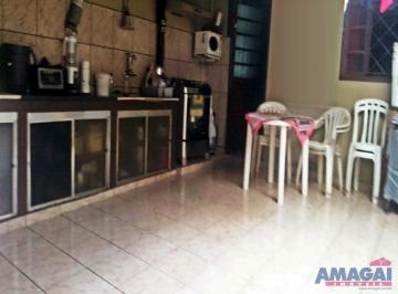 Casa · 72m² · 2 Quartos · 2 Vagas · Galpão à venda