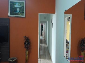 Casa · 190m² · 3 Quartos · 2 Vagas · casa de 3 dormitórios em Jacareí