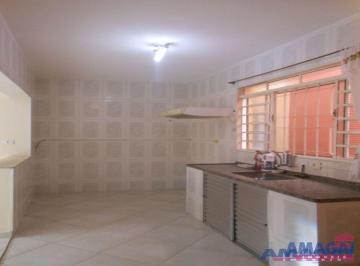 117496_if35o9Y_1174965d44a94fd1ff6.jpg · Casa com 3 domitórios sendo uma suite