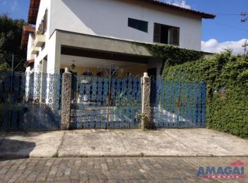 Casa · 466m² · 4 Quartos · 5 Vagas · Sobrado à Venda