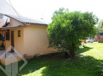 Pátio lateral. · Casa no bairro Centro