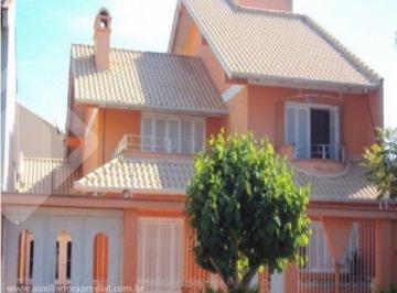 01 · Sobrado de 4 dormitórios com 1 suíte máster com hidromassagem!