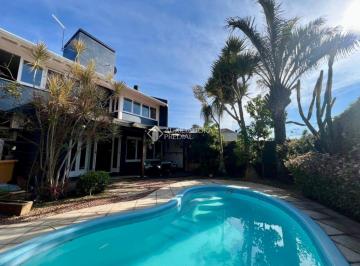 Casa · 235m² · 3 Quartos · 2 Vagas · Casa no bairro São José