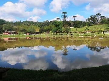 Foto 01 · Sítio em Juquitiba com lago