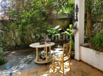 Casa · 148m² · 3 Quartos · Charmosa casa em estilo Frances, muito bem localizada no nobre bairro do Brooklyn, em Sao Paulo, pro