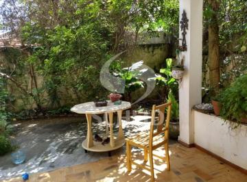 Casa · 148m² · 3 Quartos · Charmosa casa em estilo Frances, muito bem localizada no nobre bairro do Brooklyn, em Sao Paulo, pro