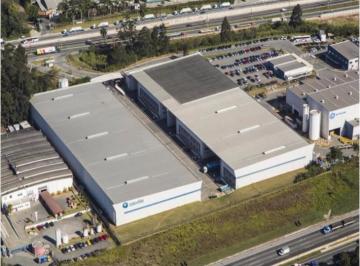 Vista Aérea · Alugam-se galpões em Jandira, 1.942m2, condomínio fechado, com infraestrutura completa o que possibi