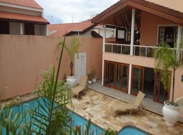 68254230.jpg · SOBRADO COM PISCINA EM TERRENO DE 600m² NO CONDOMÍNIO GRANJA OLGA 2