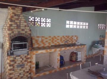 Casa · 291m² · 3 Quartos · 1 Vaga · Com 3 quartos à venda em Guarus - Campos RJ