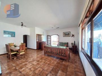 Apartamento · 250m² · 3 Quartos · 2 Vagas · AMPLA COBERTURA À VENDA NA PRAIA DA ENSEADA.