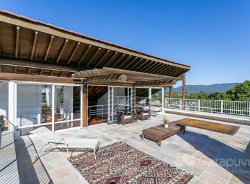 Casa · 436m² · 6 Quartos · 4 Vagas · Linda Casa em Condomínio Fechado, frente da praia Mole.