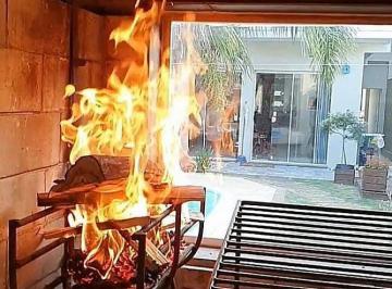 Casa · 221m² · 3 Quartos · 1 Vaga · Casa Alto Padrão para Venda em Laranjal Pelotas-RS - 1041