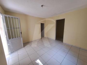 Casa · 65m² · 3 Quartos · Casa com 3 quartos, sala, cozinha, 2 banheiros e área de serviço.