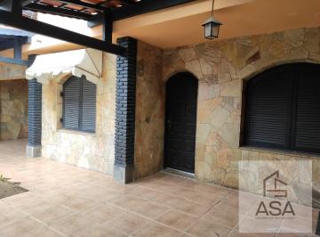 Casa · 220m² · 3 Quartos · 2 Vagas · Casa Térrea em Vila Suissa  -  Mogi das Cruzes