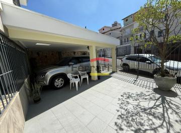 Casa · 230m² · 4 Quartos · 3 Vagas · Sobrado de 230 metros quadrados à venda no Tucuruvi próximo do metrô, uso residencial ou comercial.