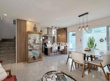 e84290e33a8606c6b7a2f60916030e3c2454e90c · Sobrado com 3 Quartos à venda, 170 m² por R$ 799.000 - Santa Felicidade - Curitiba/PR
