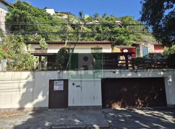 202605051808354186.jpg · Casa para Venda em Niterói, São Francisco, 3 dormitórios, 1 suíte, 4 banheiros, 2 vagas