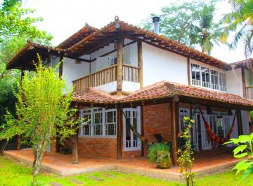 Casa · 280m² · 4 Quartos · 3 Vagas · Toque Toque Pequeno casa para até 10 pessoas, 4 dorms. sendo 1 suíte (11) 9-9194-5074 WhatsApp. 24h.