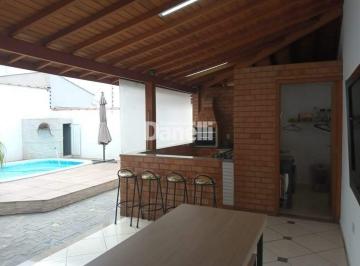 Casa · 208m² · 5 Quartos · 2 Vagas · Casa à venda, 5 quartos, 1 suíte, 2 vagas, Estiva - Taubaté/SP