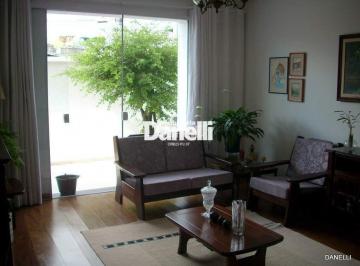 Casa · 200m² · 3 Quartos · 3 Vagas · Casa à venda, 3 quartos, 2 suítes, 3 vagas, Centro - Taubaté/SP