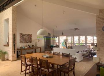 Casa · 400m² · 5 Quartos · 4 Vagas · Casa de Alto Padrão na Praia do Engenho: 5 Quartos, 5 Suítes, 3 Salas, 1 Banheiro, 4 Vagas de Garage