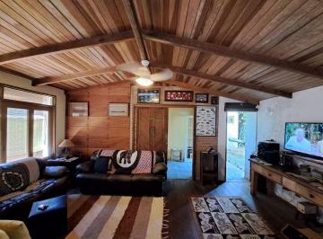 Casa · 250m² · 3 Quartos · Casa para venda em São Sebastião-SP, B Sahy: 3 quartos, 3 suítes, 1 sala, 250m² de área!