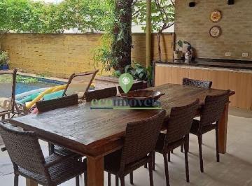 Casa · 350m² · 5 Quartos · 2 Vagas · Imóvel de Alto Padrão na Praia da Baleia: Casa com 5 Quartos, 5 Suítes e 350m² em São Sebastião-SP